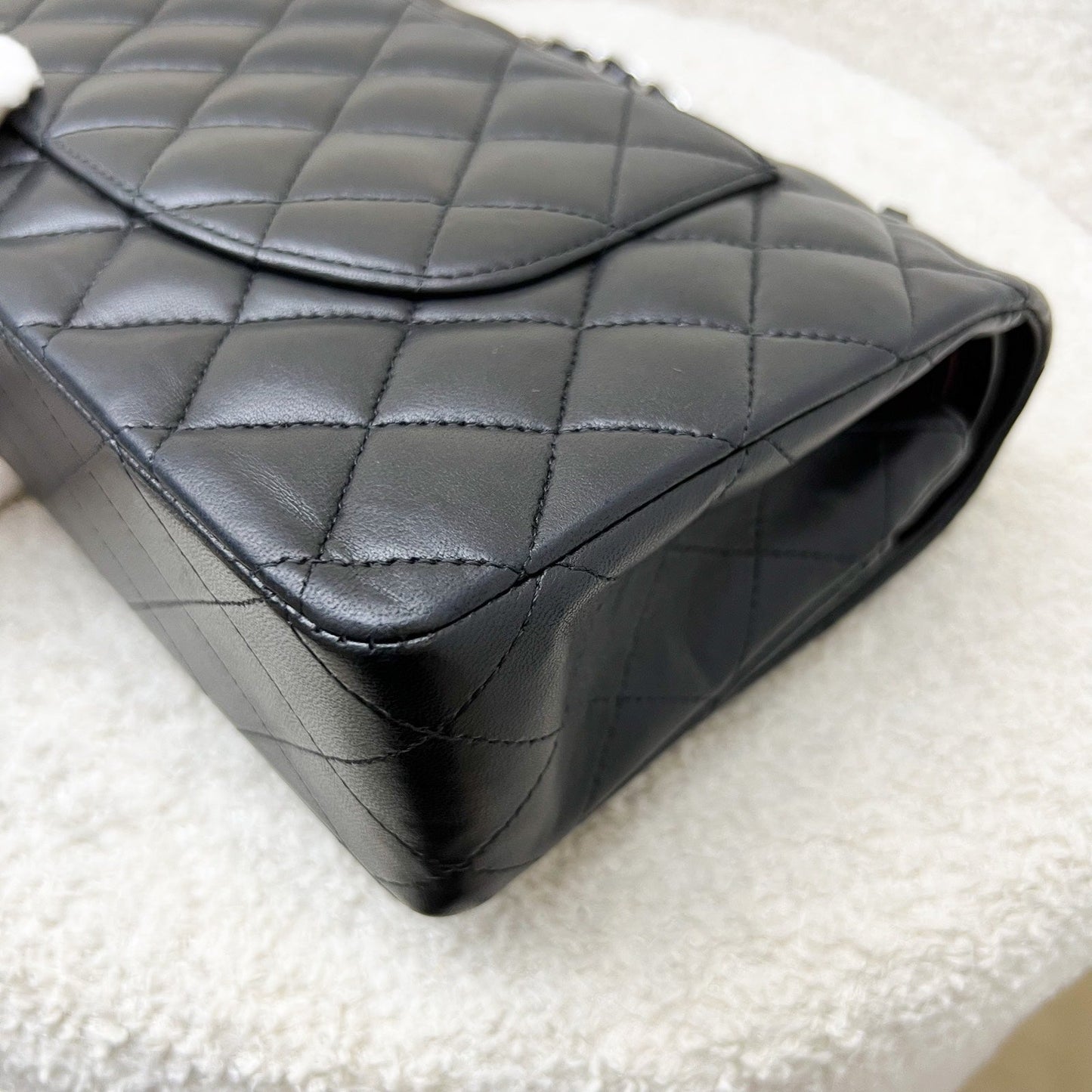 GLM-Medium Classic Flap CF in Black Lambskin and SHW