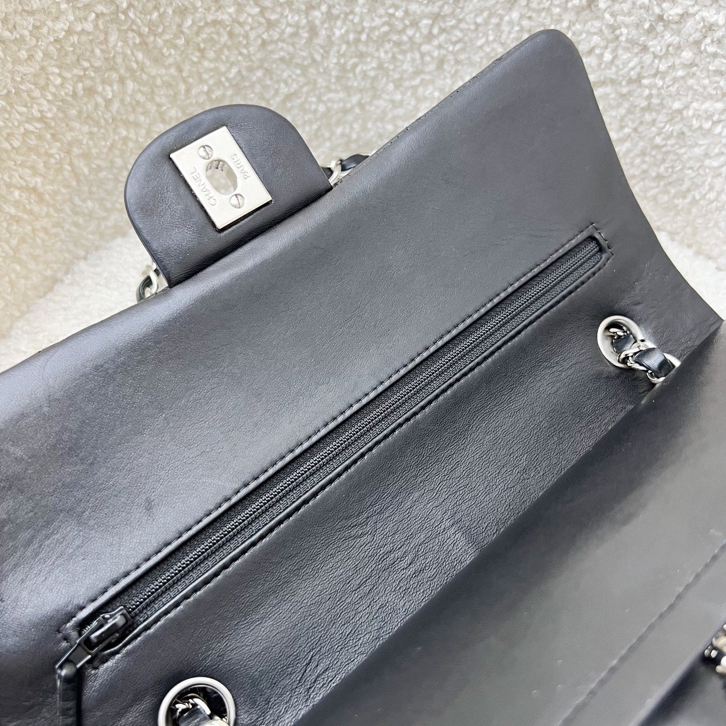 GLM-Medium Classic Flap CF in Black Lambskin and SHW