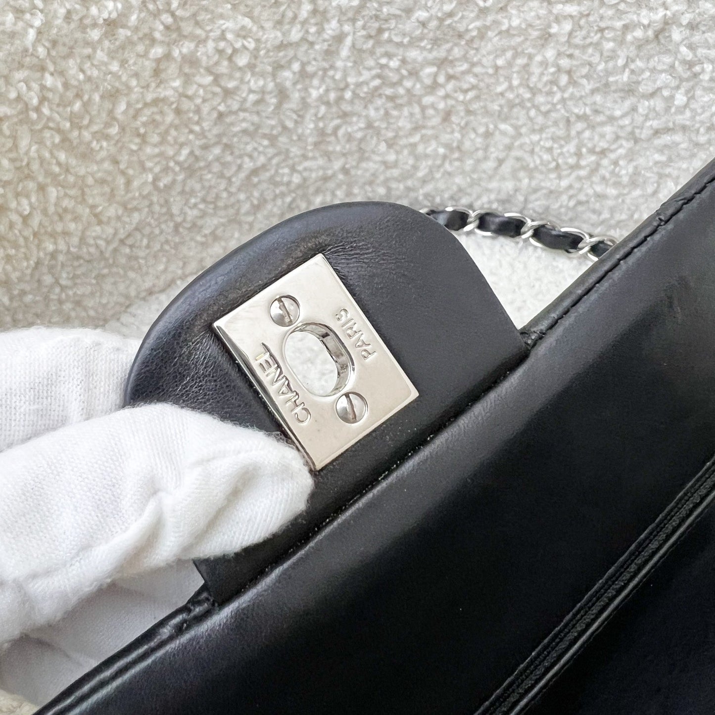 GLM-Medium Classic Flap CF in Black Lambskin and SHW