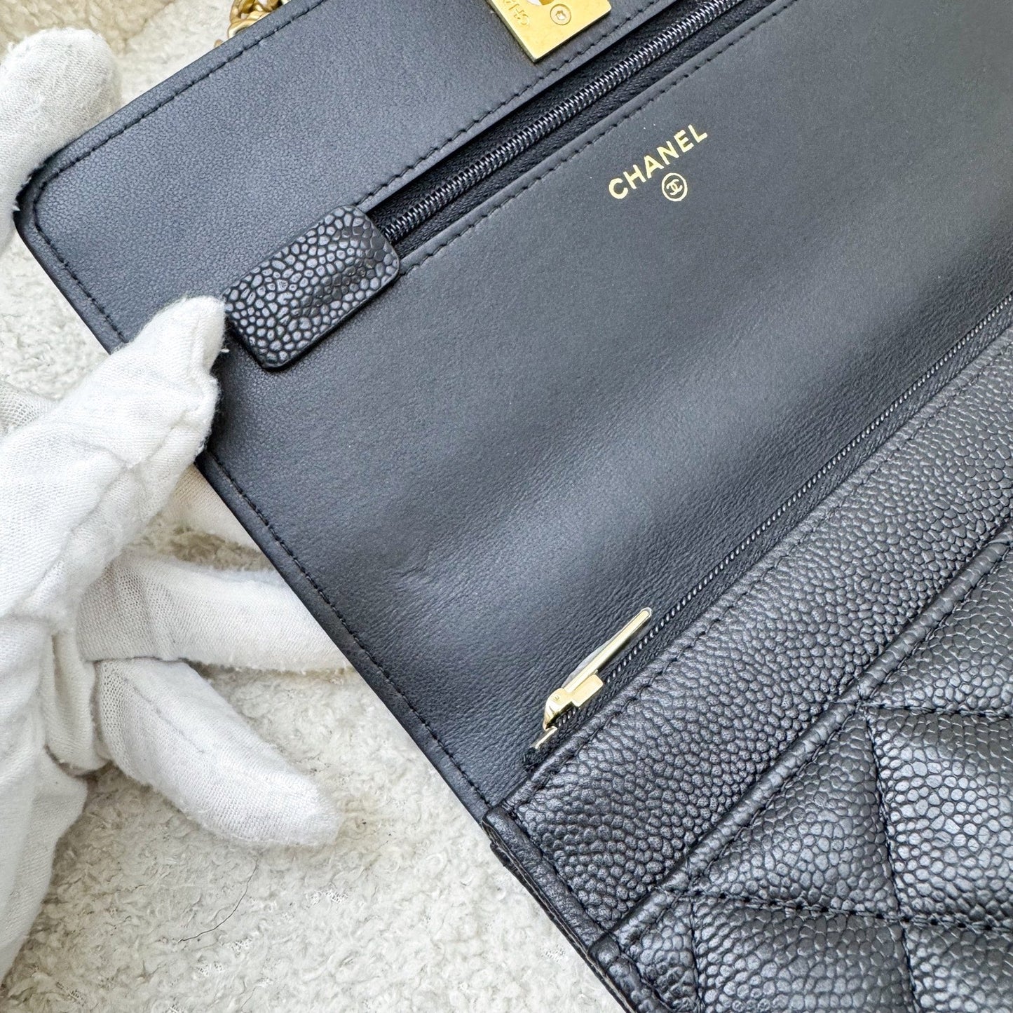 GLM-24P Heart Adjustable Wallet on Chain WOC in Black Caviar and AGHW (Model: AP3201)