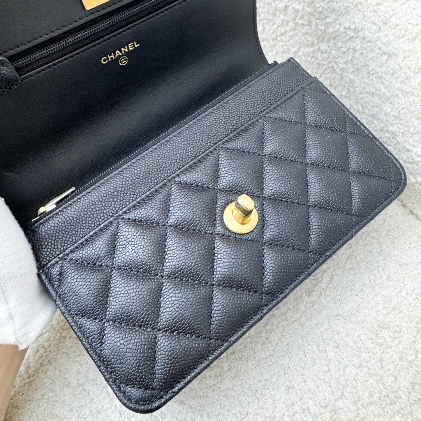 GLM-24P Heart Adjustable Wallet on Chain WOC in Black Caviar and AGHW (Model: AP3201)