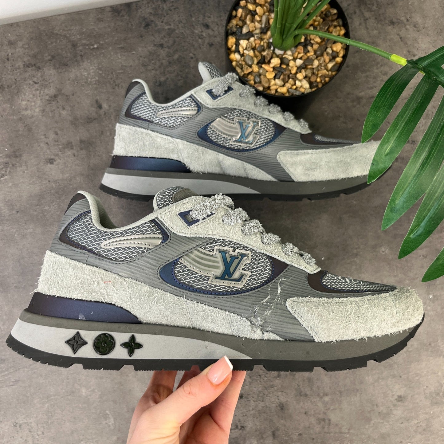 Men's Run Away Low Trainers Grey Size EU 40.5 / UK 6.5