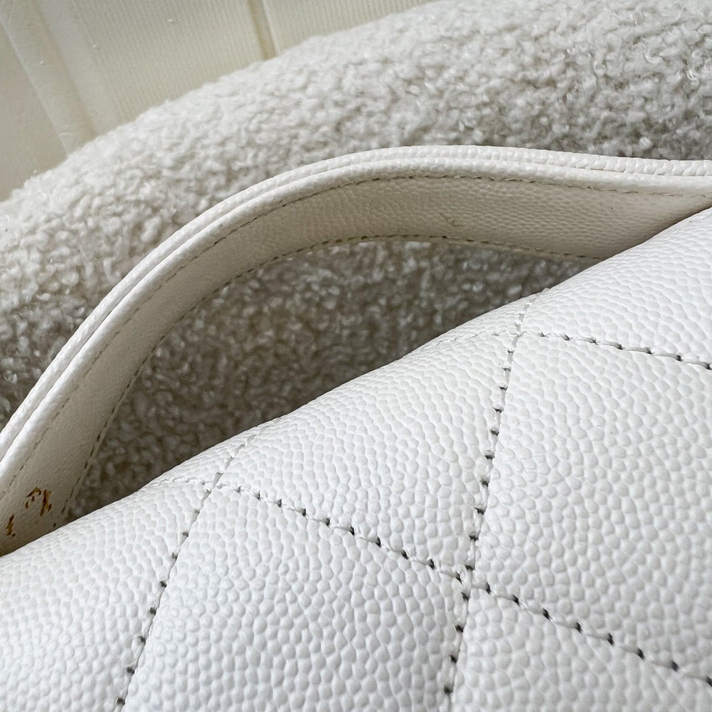 GLM-Medium Business Affinity in White Caviar and LGHW