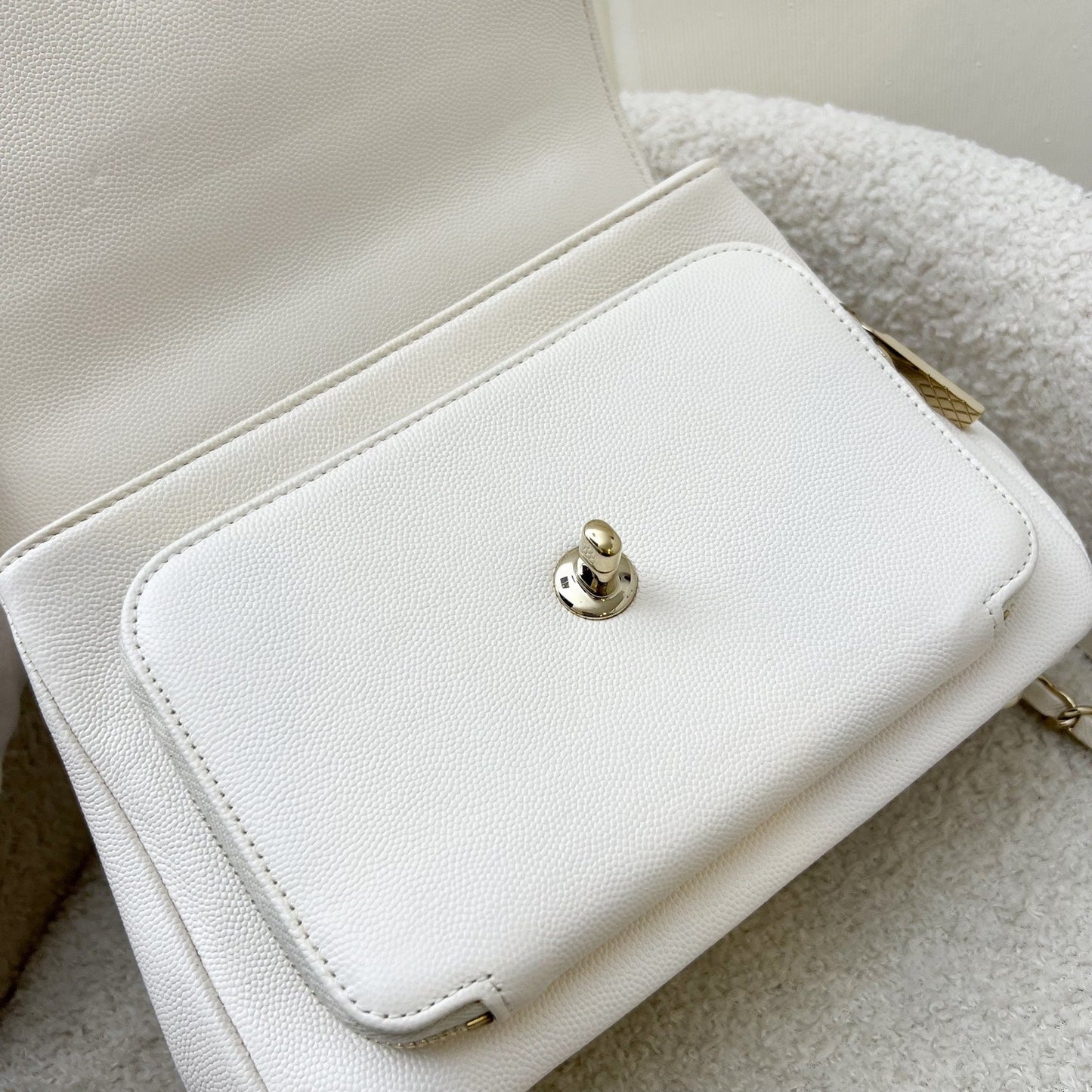 GLM-Medium Business Affinity in White Caviar and LGHW