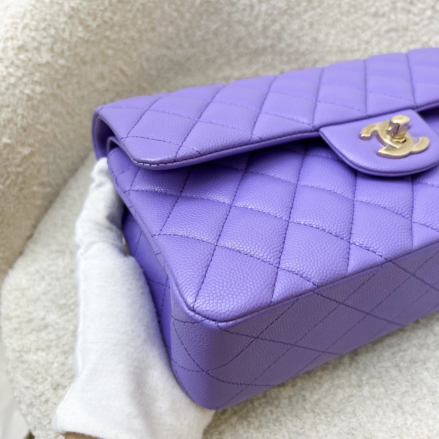 GLM-Classic Flap Small CF in 20S Purple Caviar LGHW
