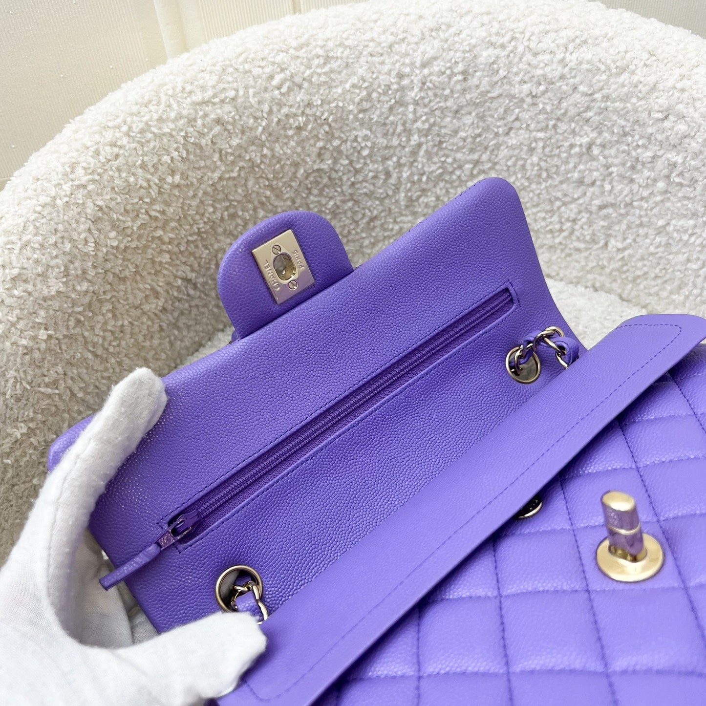 GLM-Classic Flap Small CF in 20S Purple Caviar LGHW