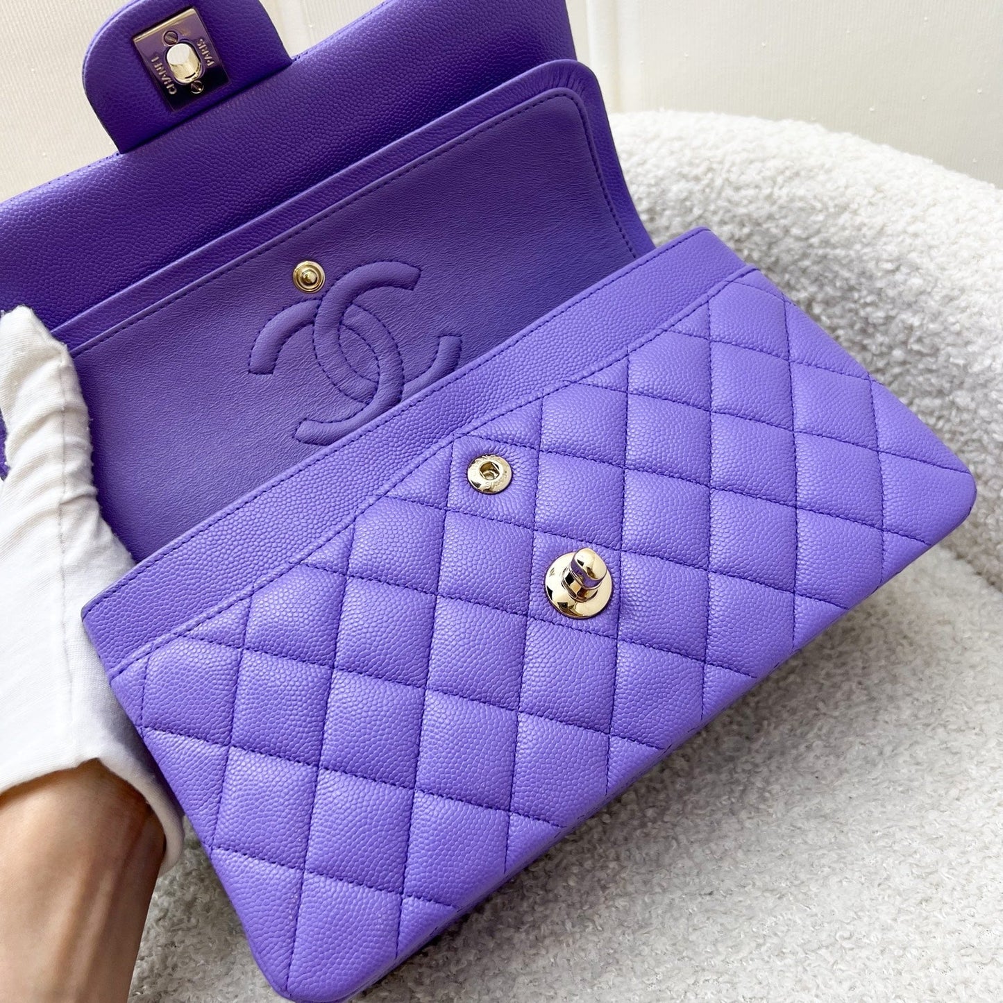 GLM-Classic Flap Small CF in 20S Purple Caviar LGHW