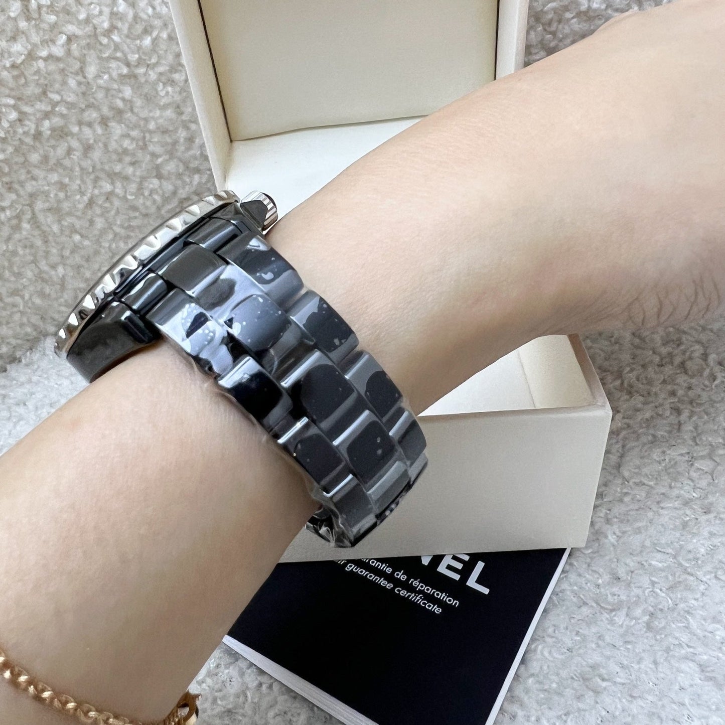 GLM-J12 Watch 33mm with 12 Diamonds in Black Ceramic Bracelet and Steel (2 Extra Links) (Model: H1625)