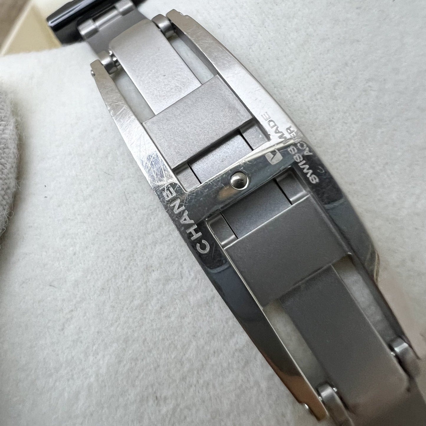 GLM-J12 Watch 33mm with 12 Diamonds in Black Ceramic Bracelet and Steel (2 Extra Links) (Model: H1625)