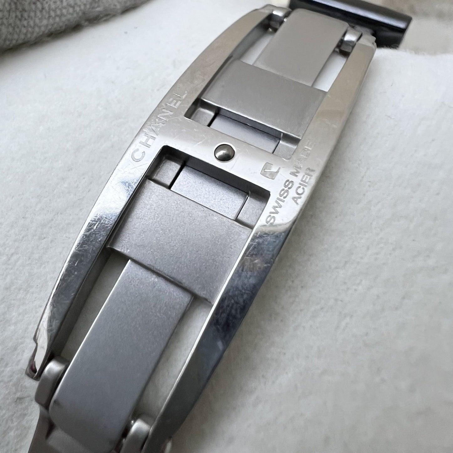 GLM-J12 Watch 33mm with 12 Diamonds in Black Ceramic Bracelet and Steel (2 Extra Links) (Model: H1625)