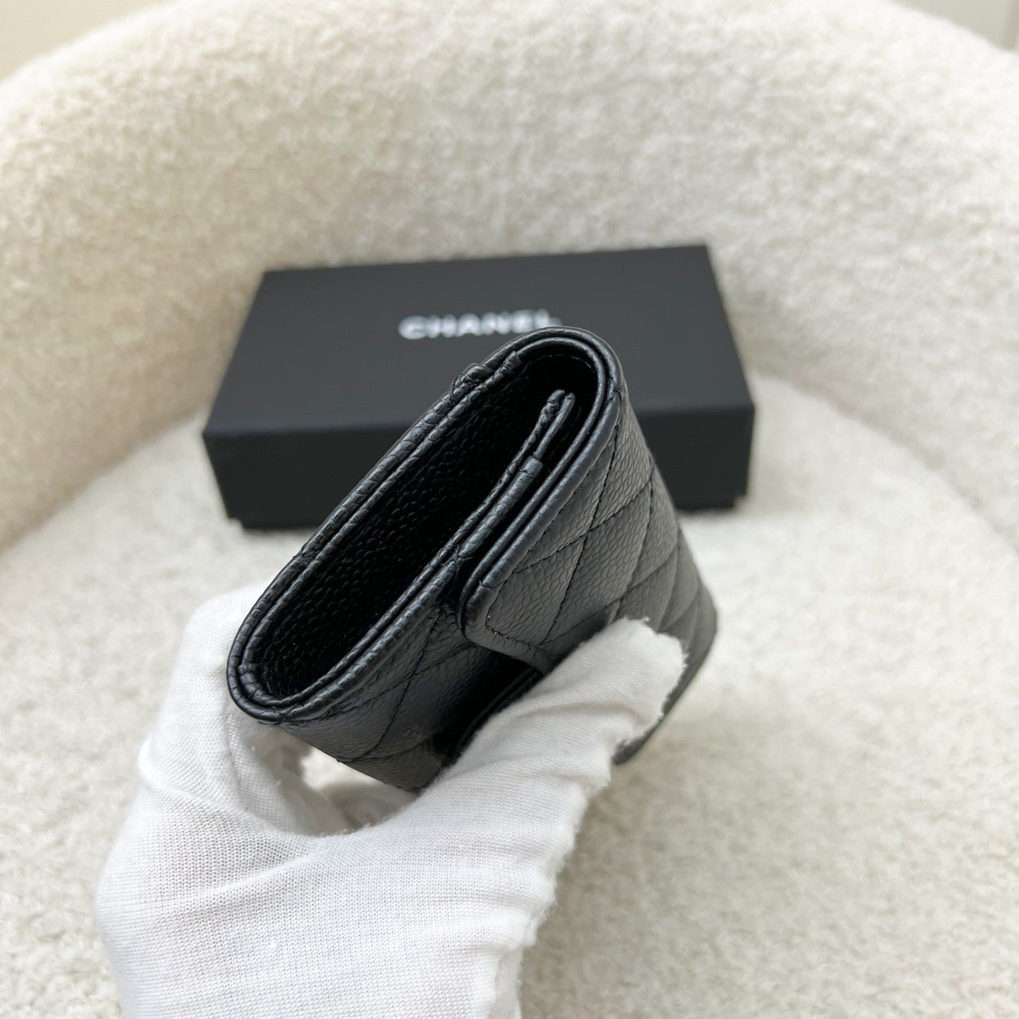 GLM-Classic Snap Card Holder in Black Caviar and SHW (Model: AP0214)