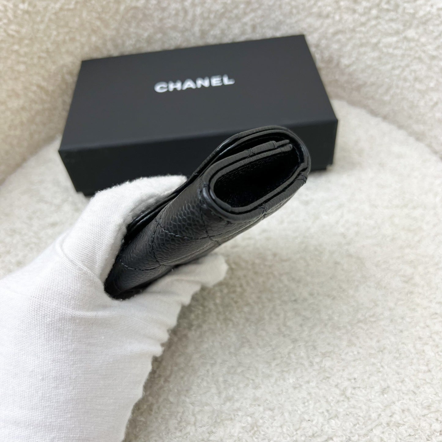 GLM-Classic Snap Card Holder in Black Caviar and SHW (Model: AP0214)