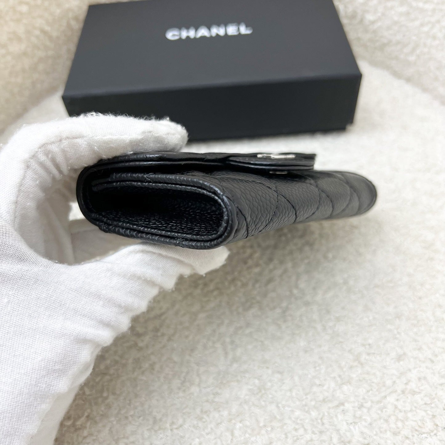 GLM-Classic Snap Card Holder in Black Caviar and SHW (Model: AP0214)
