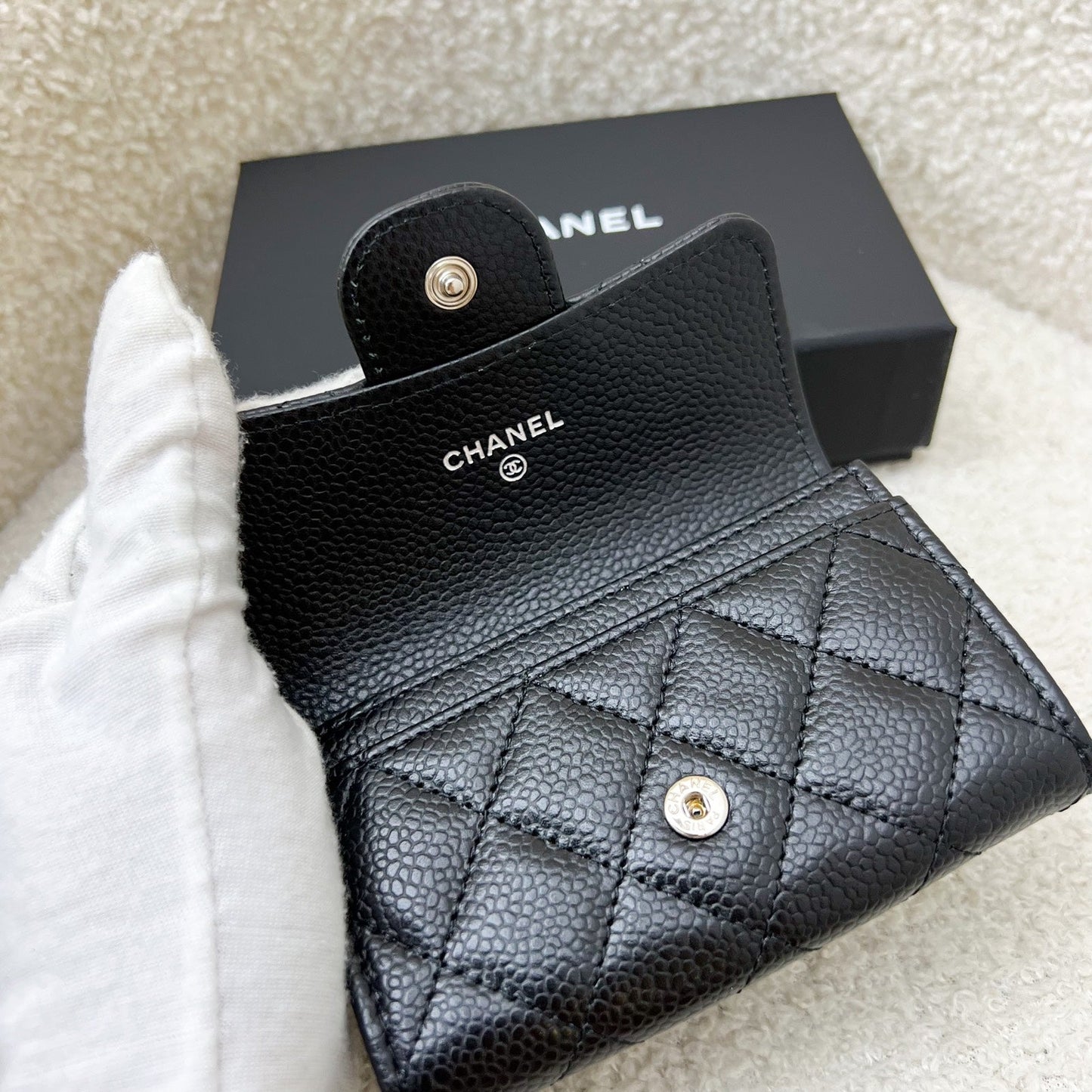 GLM-Classic Snap Card Holder in Black Caviar and SHW (Model: AP0214)