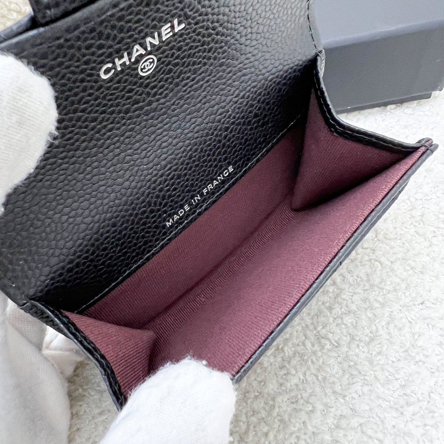 GLM-Classic Snap Card Holder in Black Caviar and SHW (Model: AP0214)