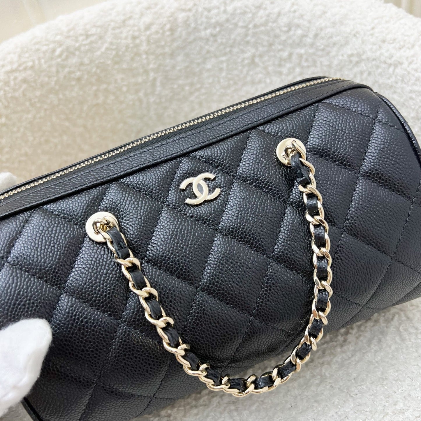 GLM-25P Bowling Bag in Black Caviar and LGHW (Model: AP4474)