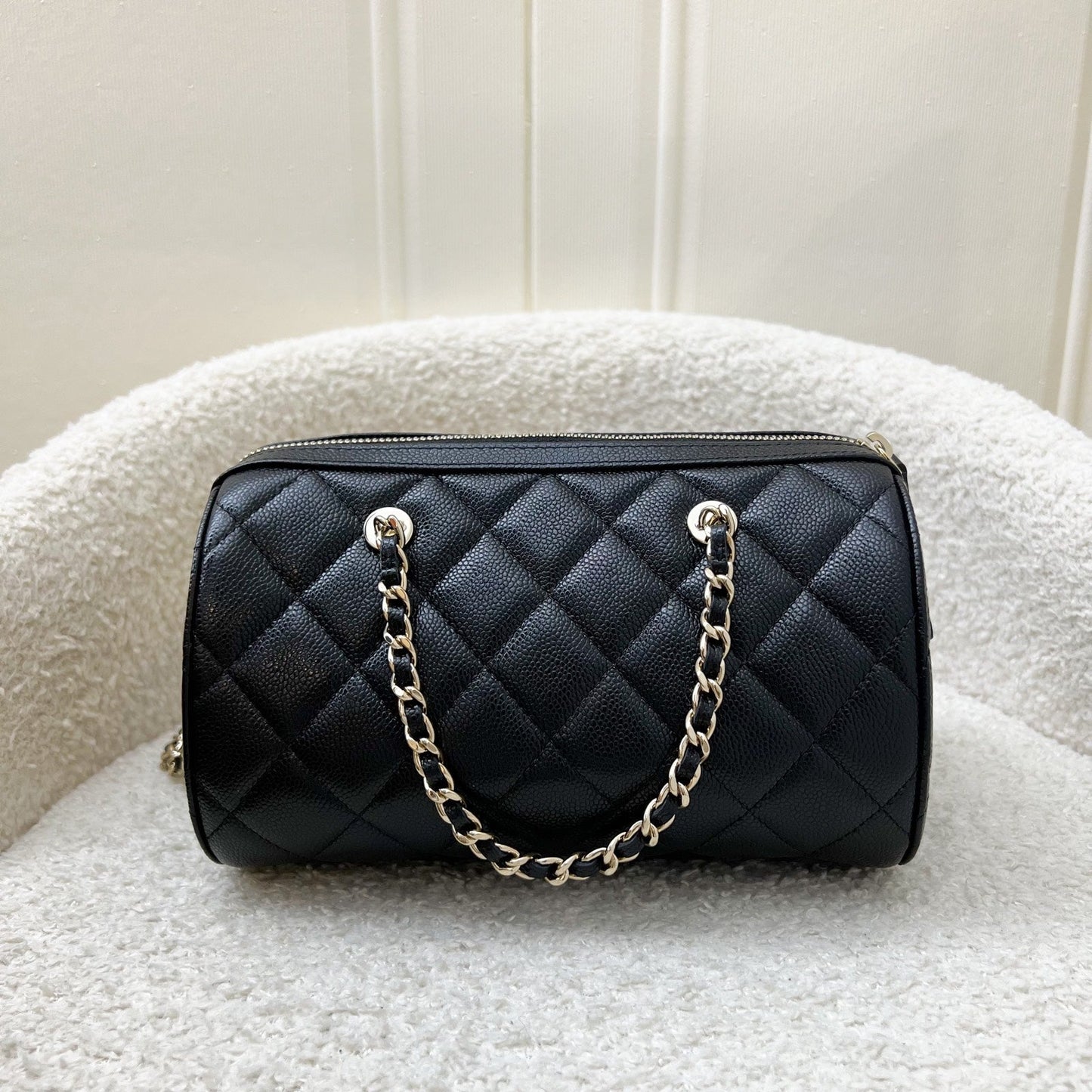 GLM-25P Bowling Bag in Black Caviar and LGHW (Model: AP4474)