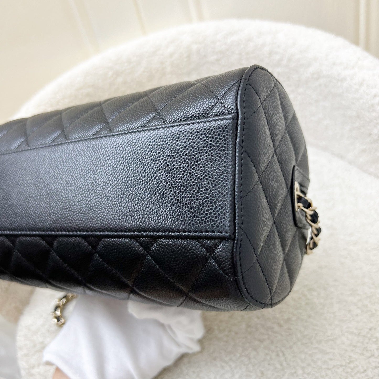 GLM-25P Bowling Bag in Black Caviar and LGHW (Model: AP4474)