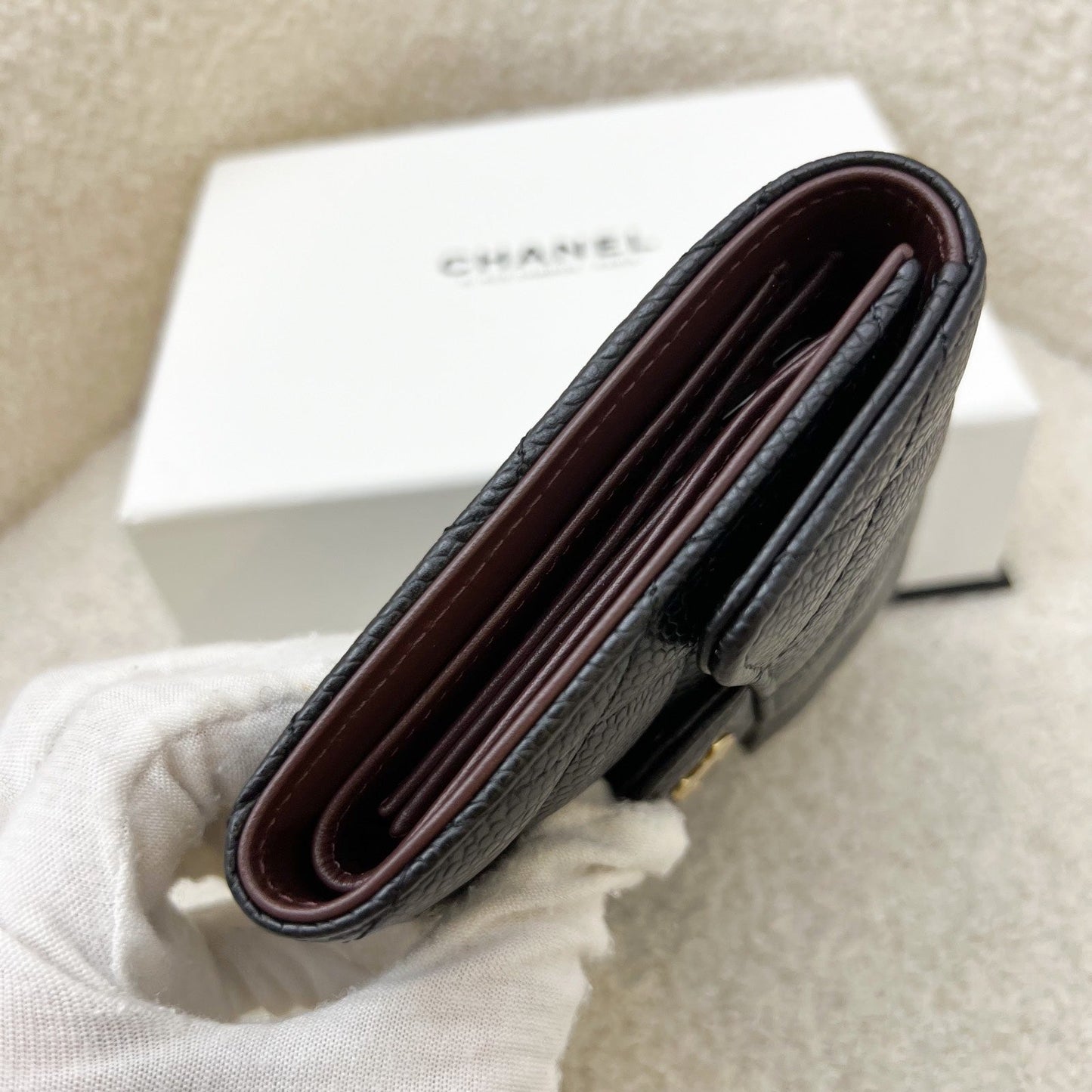GLM-Classic Trifold Compact Wallet in Black Caviar and LGHW (AP0231)