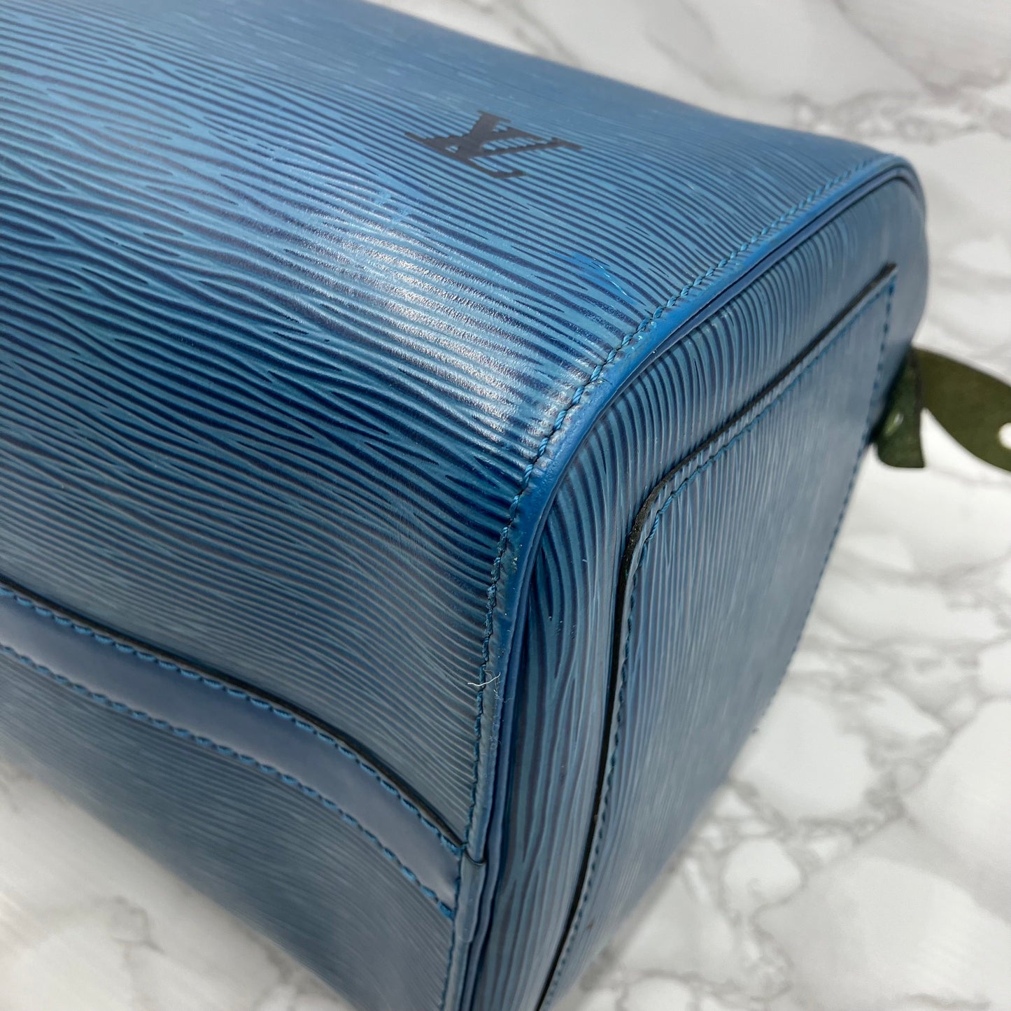 LOUIS VUITTON Epi Speedy 30
