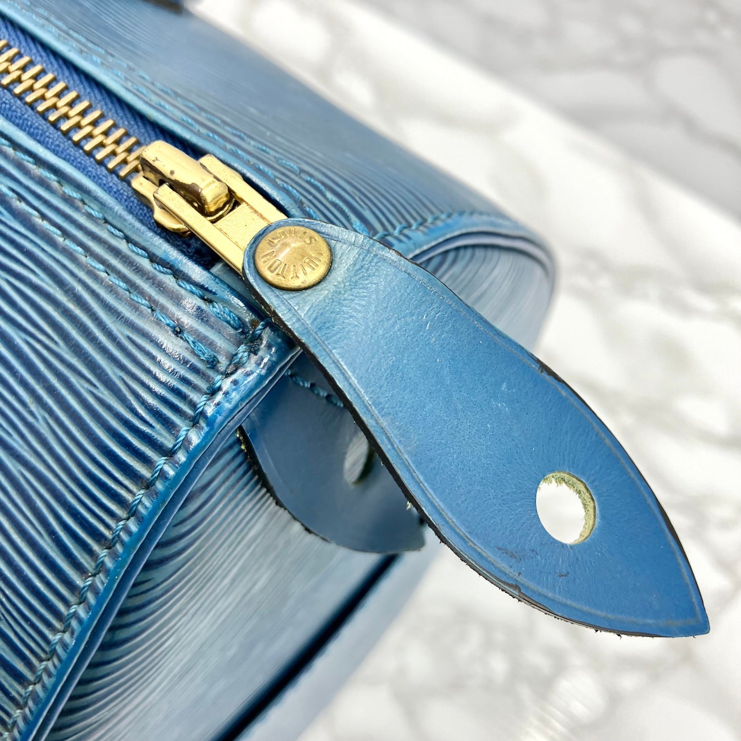 LOUIS VUITTON Epi Speedy 30