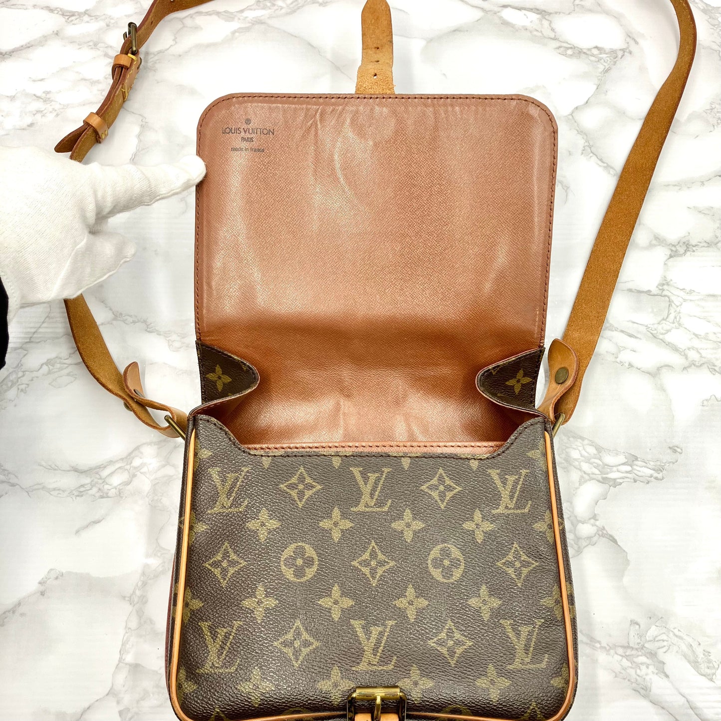 LOUIS VUITTON Monogram carte chele