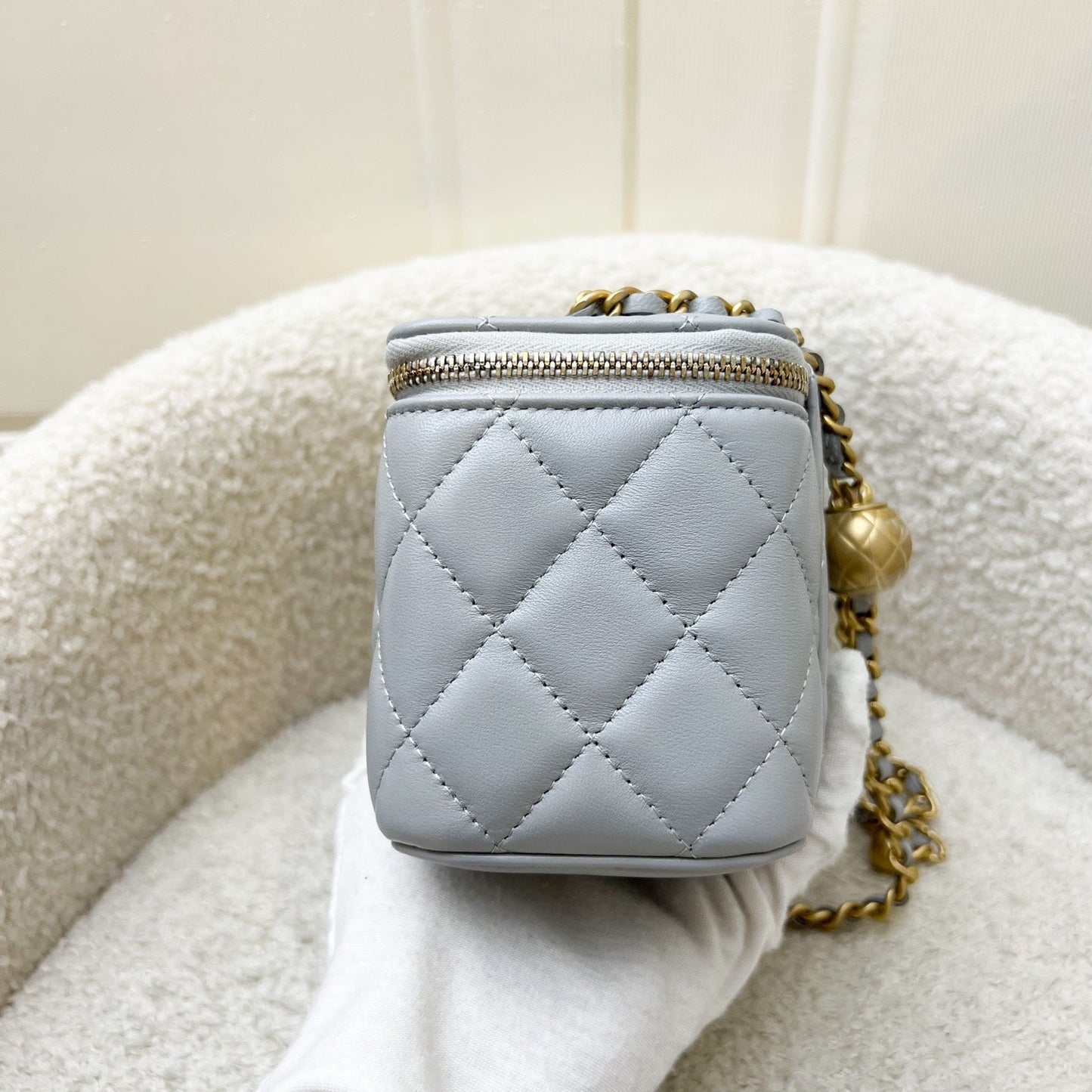 GLM-Pearl Crush Small Vanity in Grey Lambskin and AGHW (Model: AP2303)