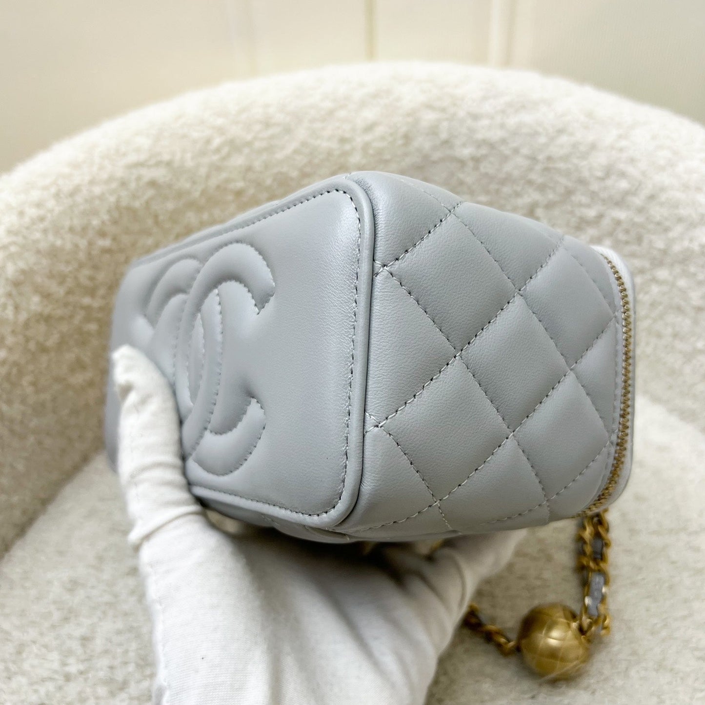 GLM-Pearl Crush Small Vanity in Grey Lambskin and AGHW (Model: AP2303)