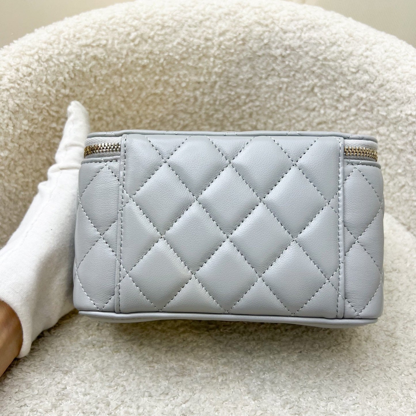 GLM-Pearl Crush Small Vanity in Grey Lambskin and AGHW (Model: AP2303)