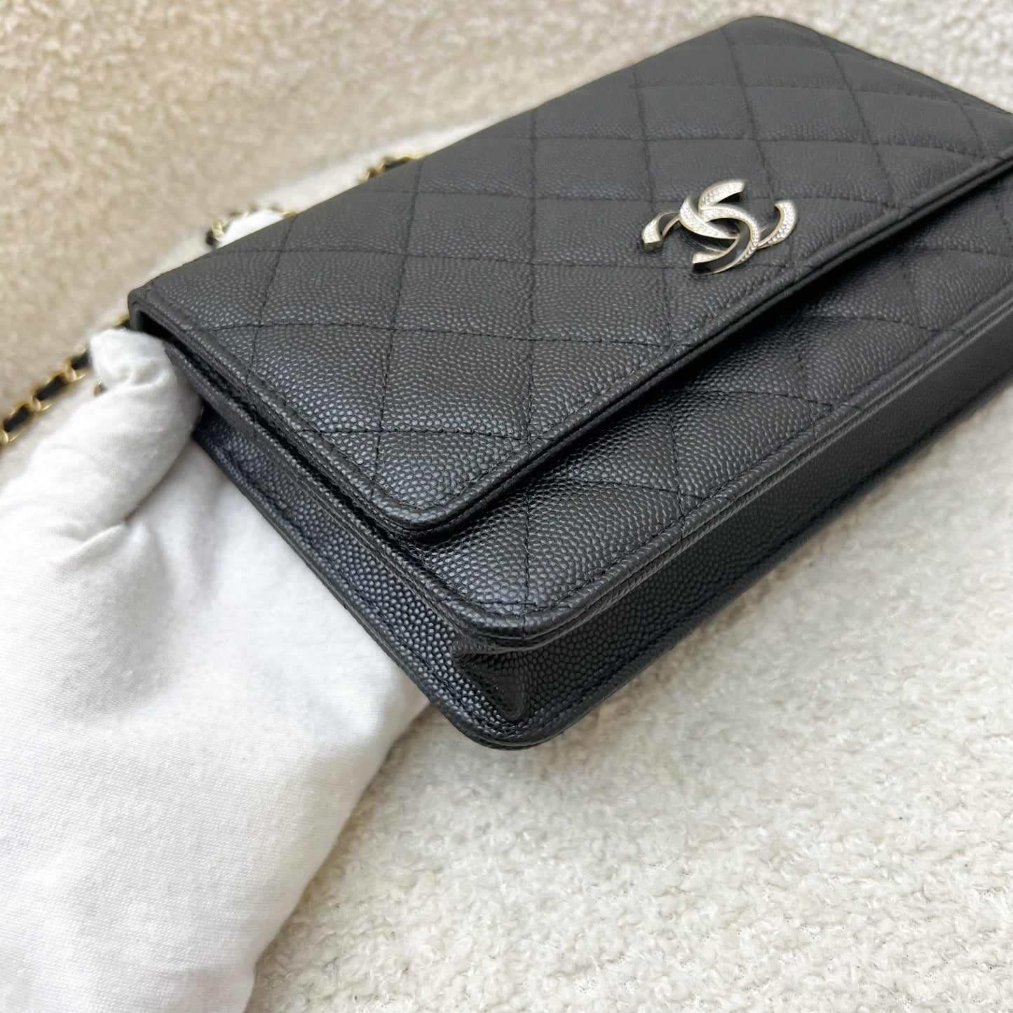 GLM-23S Wallet on Chain WOC in Black Caviar, Diamantes Studded Logo and SHW (Model: AP3336)
