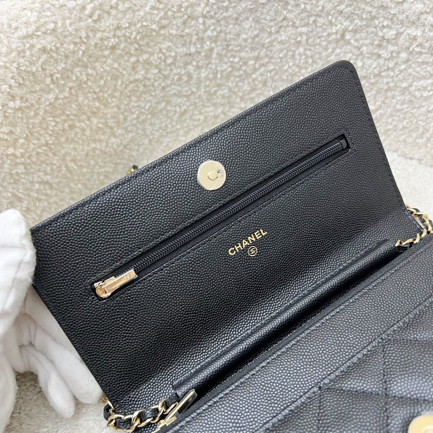 GLM-23S Wallet on Chain WOC in Black Caviar, Diamantes Studded Logo and SHW (Model: AP3336)
