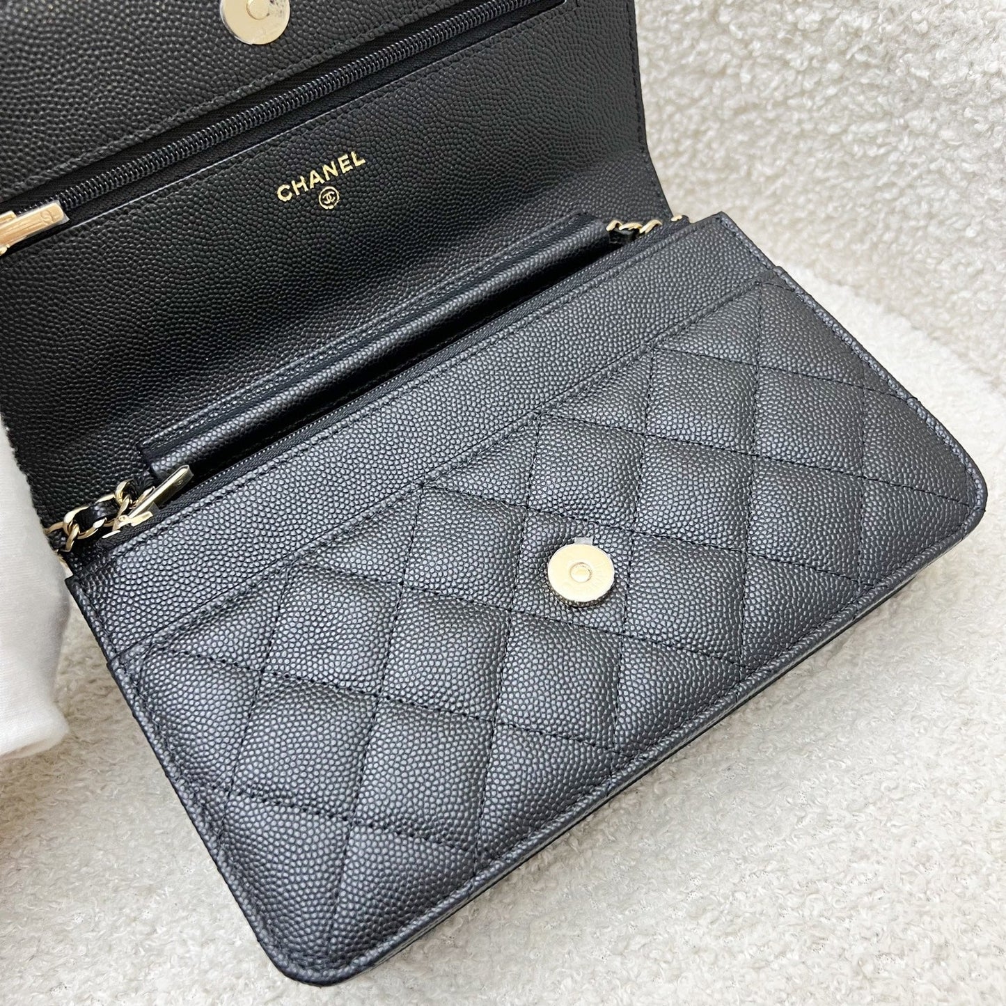 GLM-23S Wallet on Chain WOC in Black Caviar, Diamantes Studded Logo and SHW (Model: AP3336)