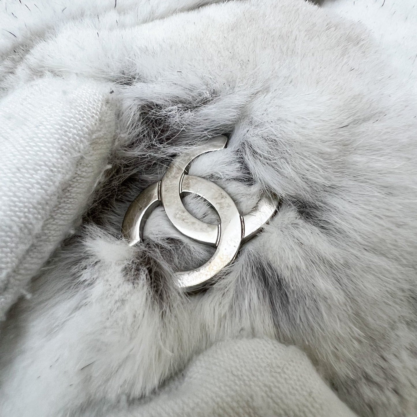 GLM-Wallet on Chain WOC in Shearling, White Leather and SHW