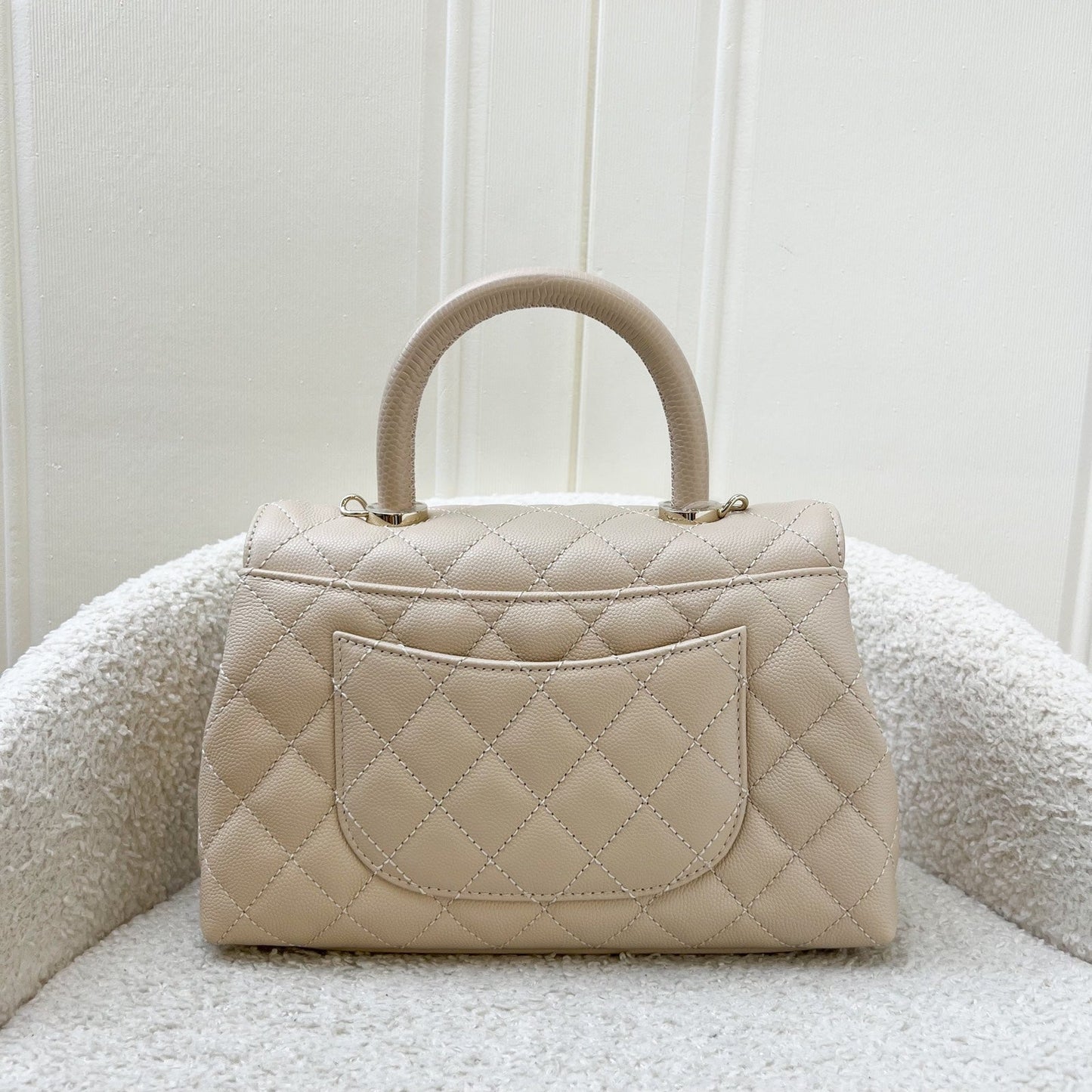 GLM-Small (24cm) Coco Handle Flap in 25P Beige Caviar and LGHW (Model: A92990)