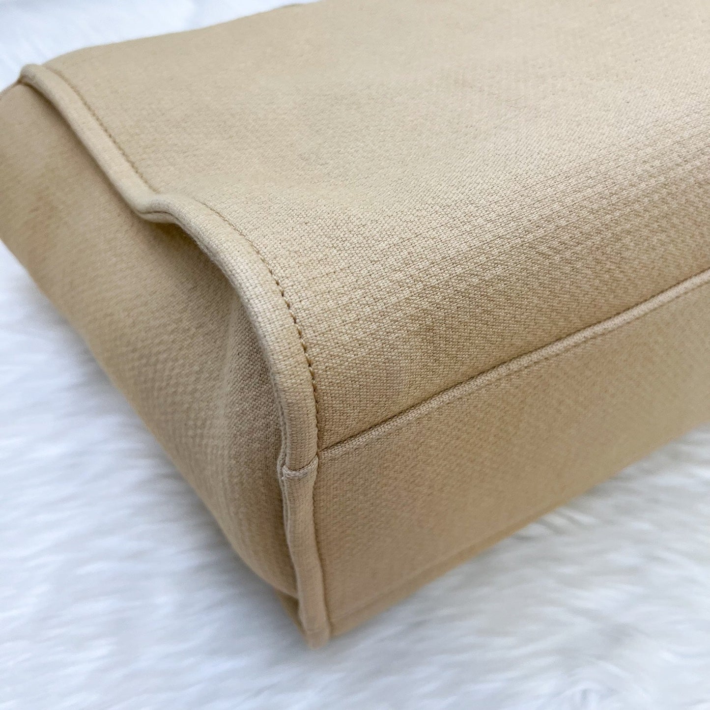 GLM-Large Deauville Tote in 22C Beige Fabric SHW