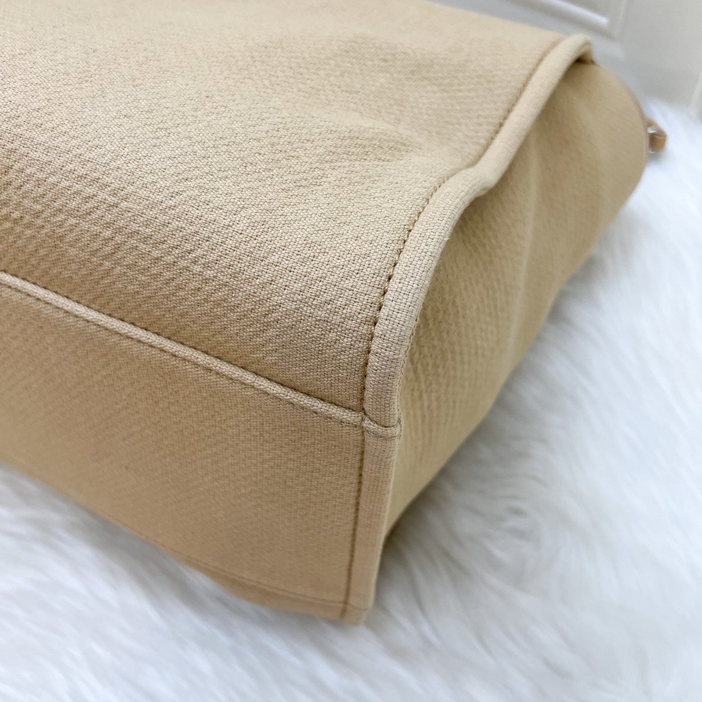 GLM-Large Deauville Tote in 22C Beige Fabric SHW