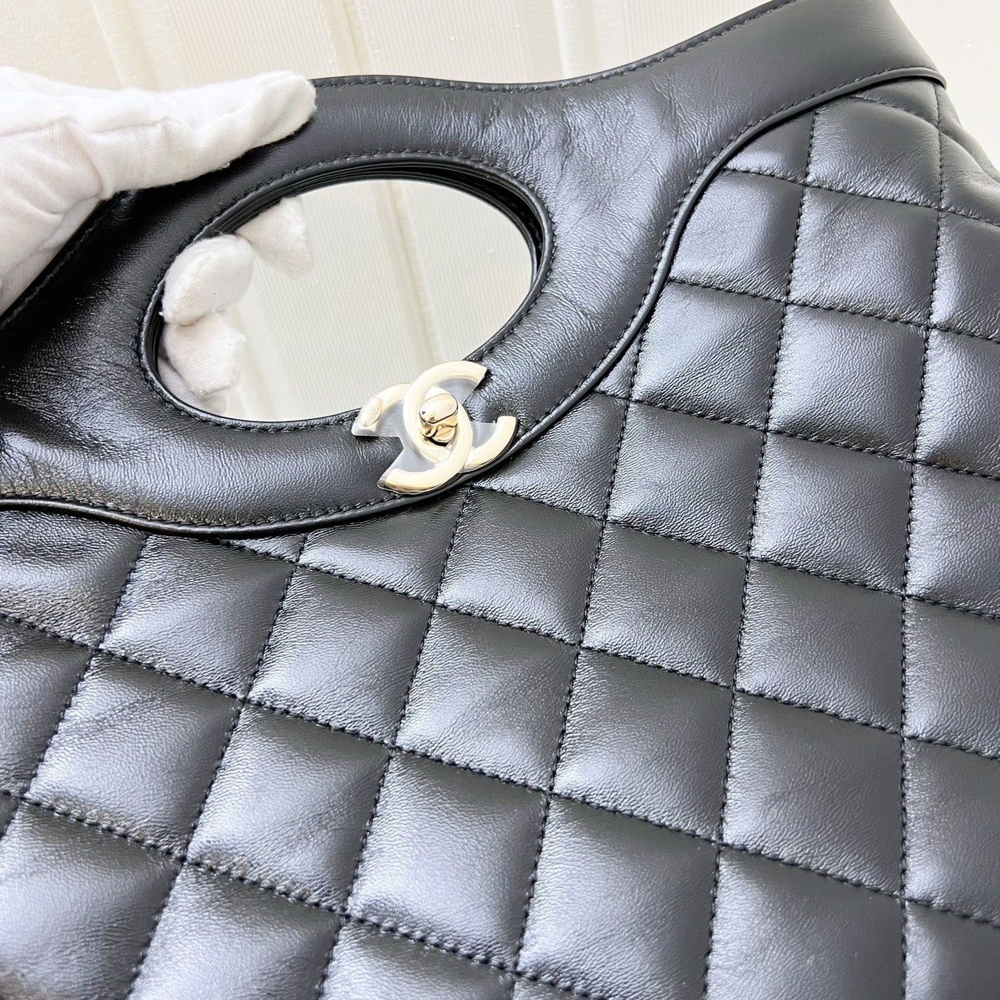 GLM-31 Medium Shopping Bag in Black Shiny Calfskin and LGHW (Model: AS4854)