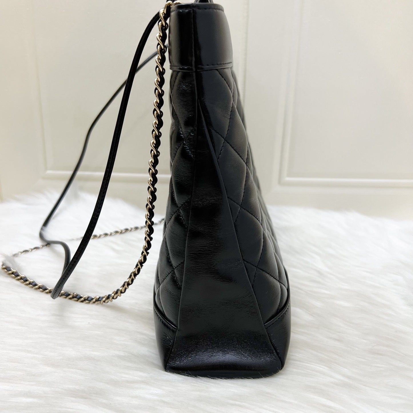 GLM-31 Medium Shopping Bag in Black Shiny Calfskin and LGHW (Model: AS4854)