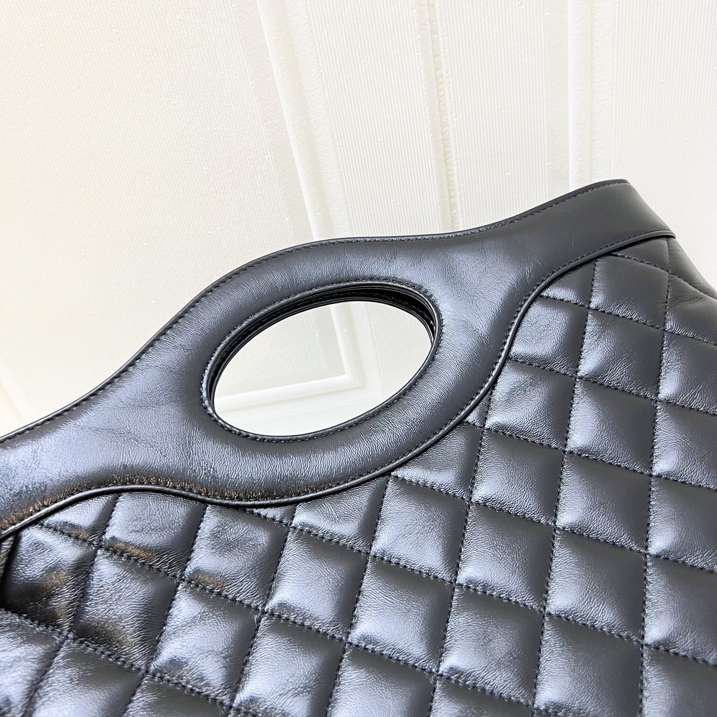 GLM-31 Medium Shopping Bag in Black Shiny Calfskin and LGHW (Model: AS4854)