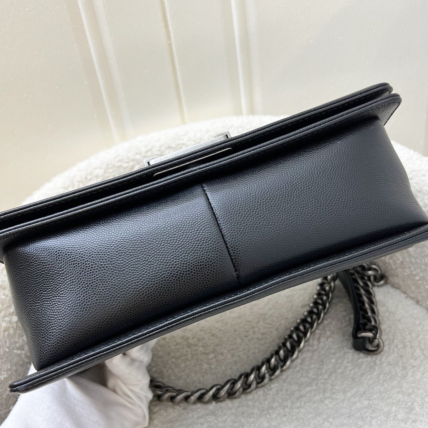 GLM-Medium 25cm Boy Flap in Black Caviar and RHW (Model: A67086)