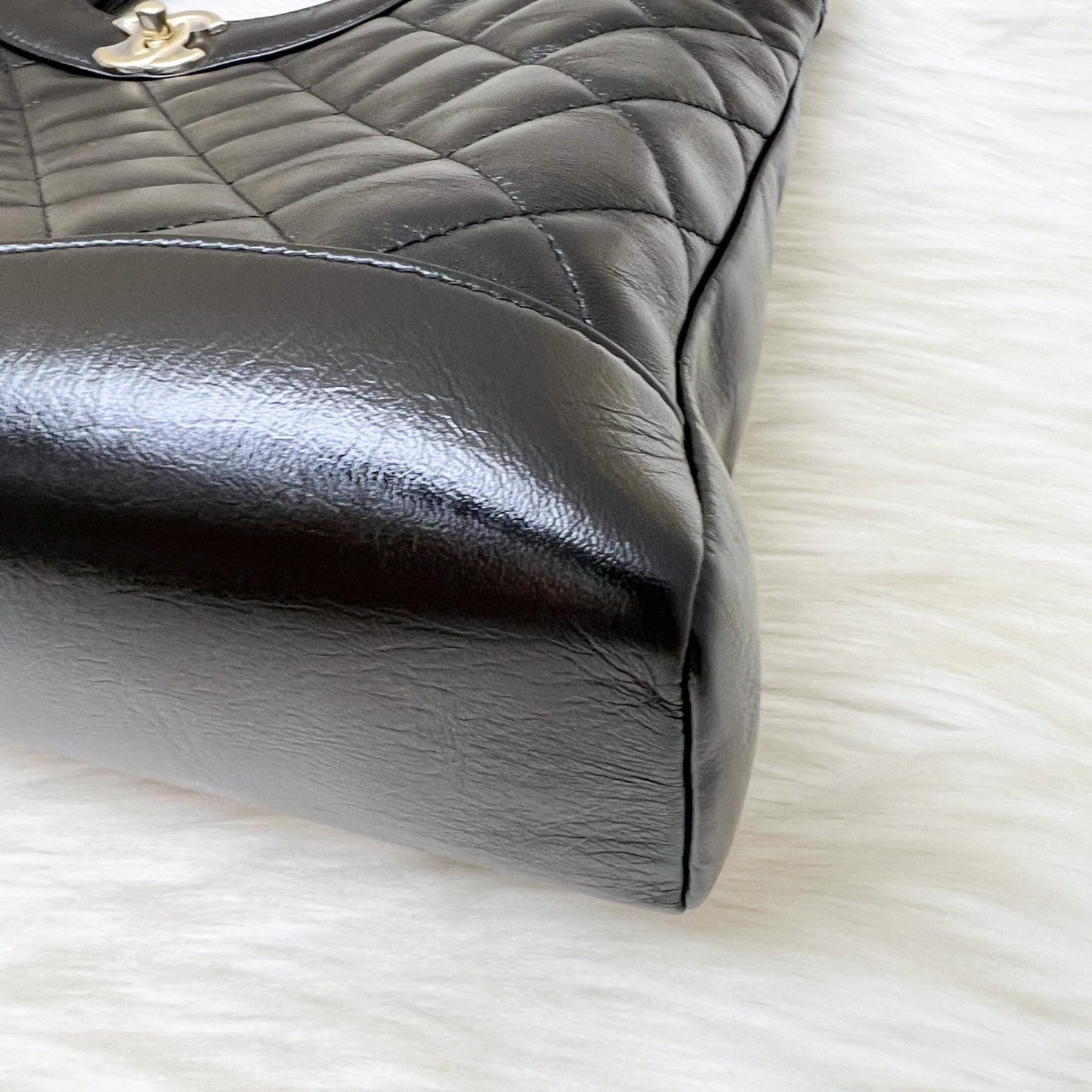 GLM-31 Medium Shopping Bag in Black Shiny Calfskin and LGHW (Model: AS4854)