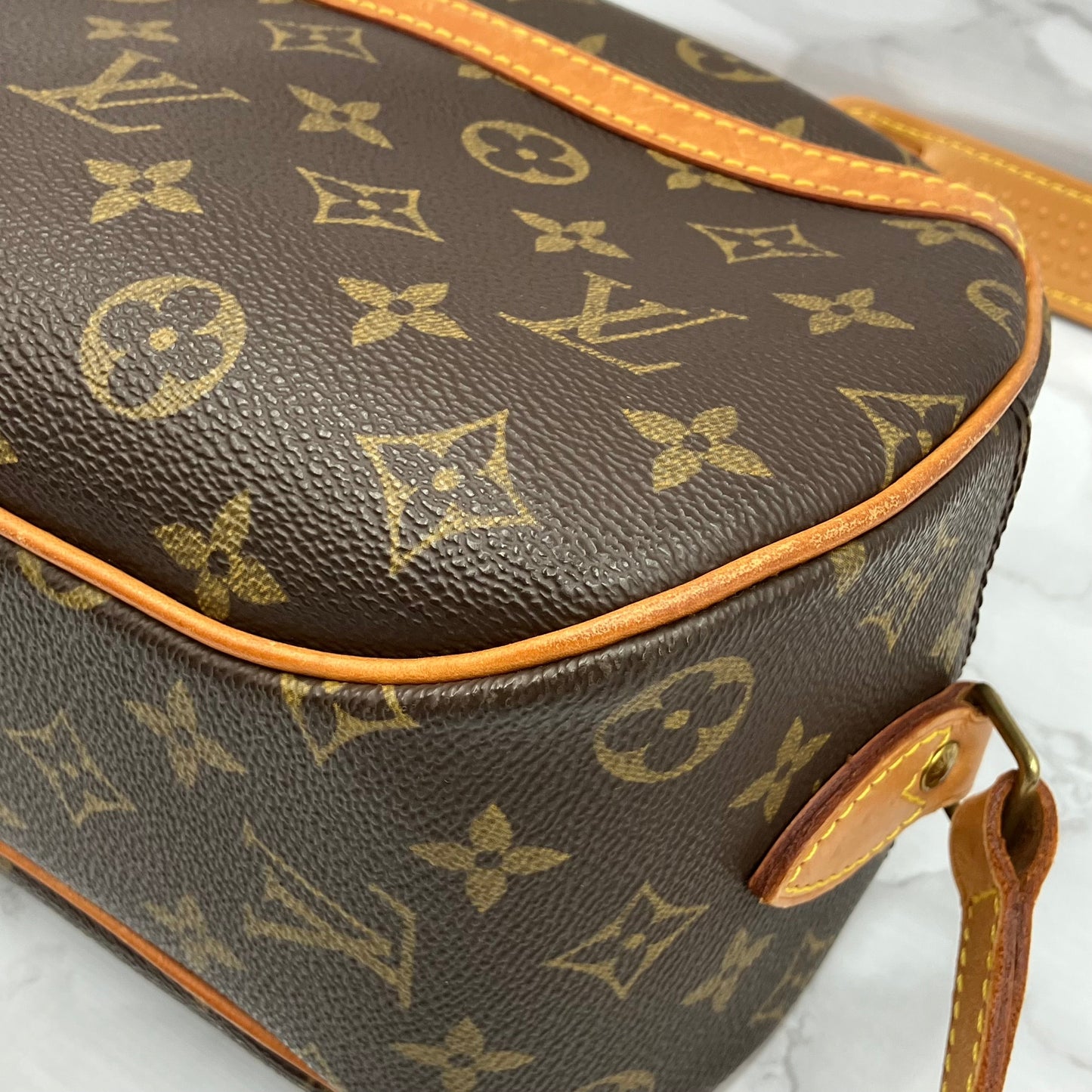 LOUIS VUITTON Monogram Blois