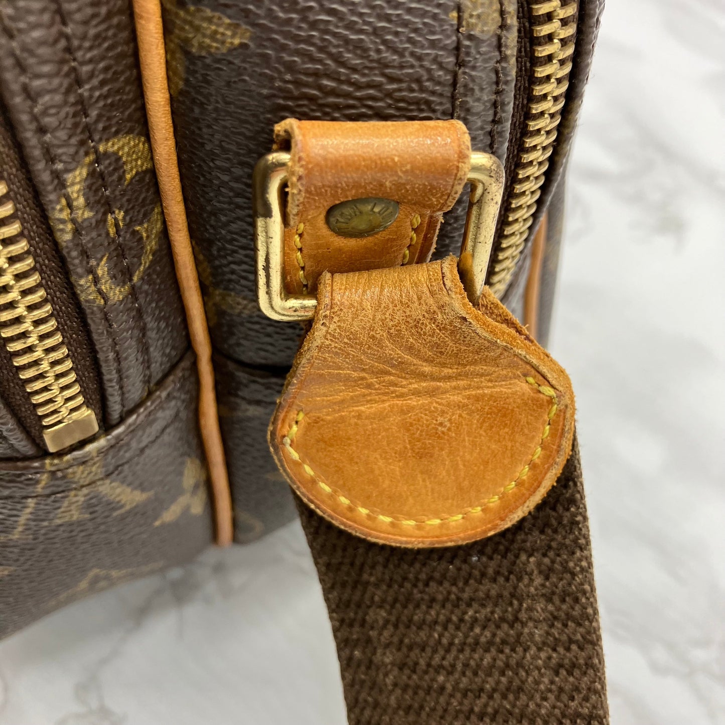 LOUIS VUITTON Monogram reporter