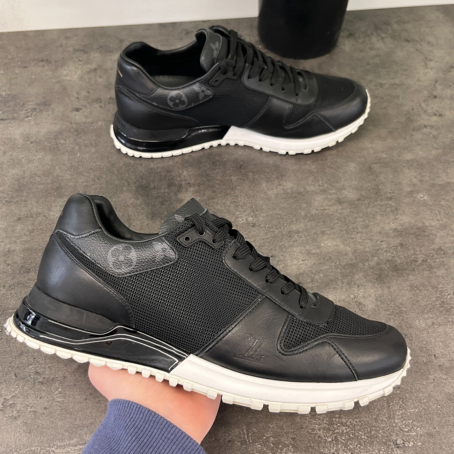 Men's Run Away Low Trainers Black Size EU 40 / UK 6