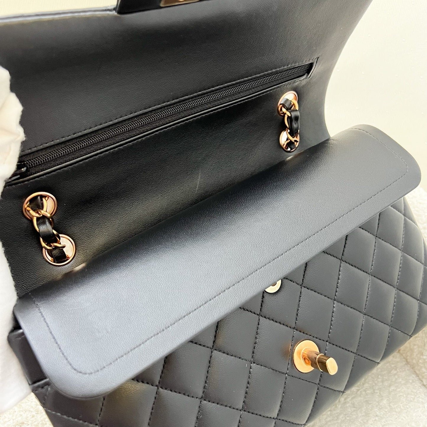 GLM-Medium Classic Flap CF in Black Lambskin and Rose Gold HW