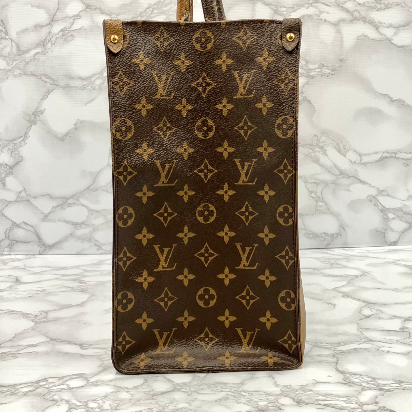 LOUIS VUITTON Giant Monogram Reverse ON THE GO GM
