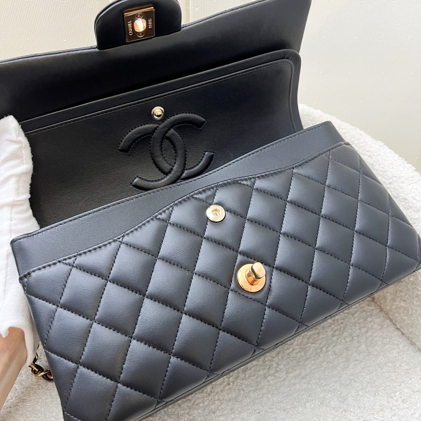 GLM-Medium Classic Flap CF in Black Lambskin and Rose Gold HW