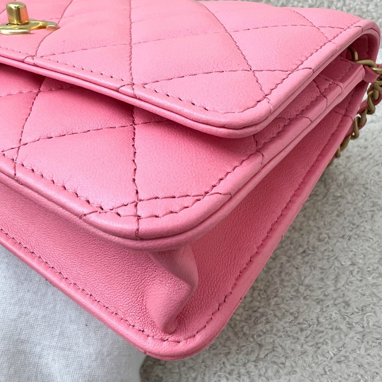 GLM-Pearl Crush Wallet on Chain WOC in 22S Coral Pink Lambskin and AGHW (Model: AP1450)