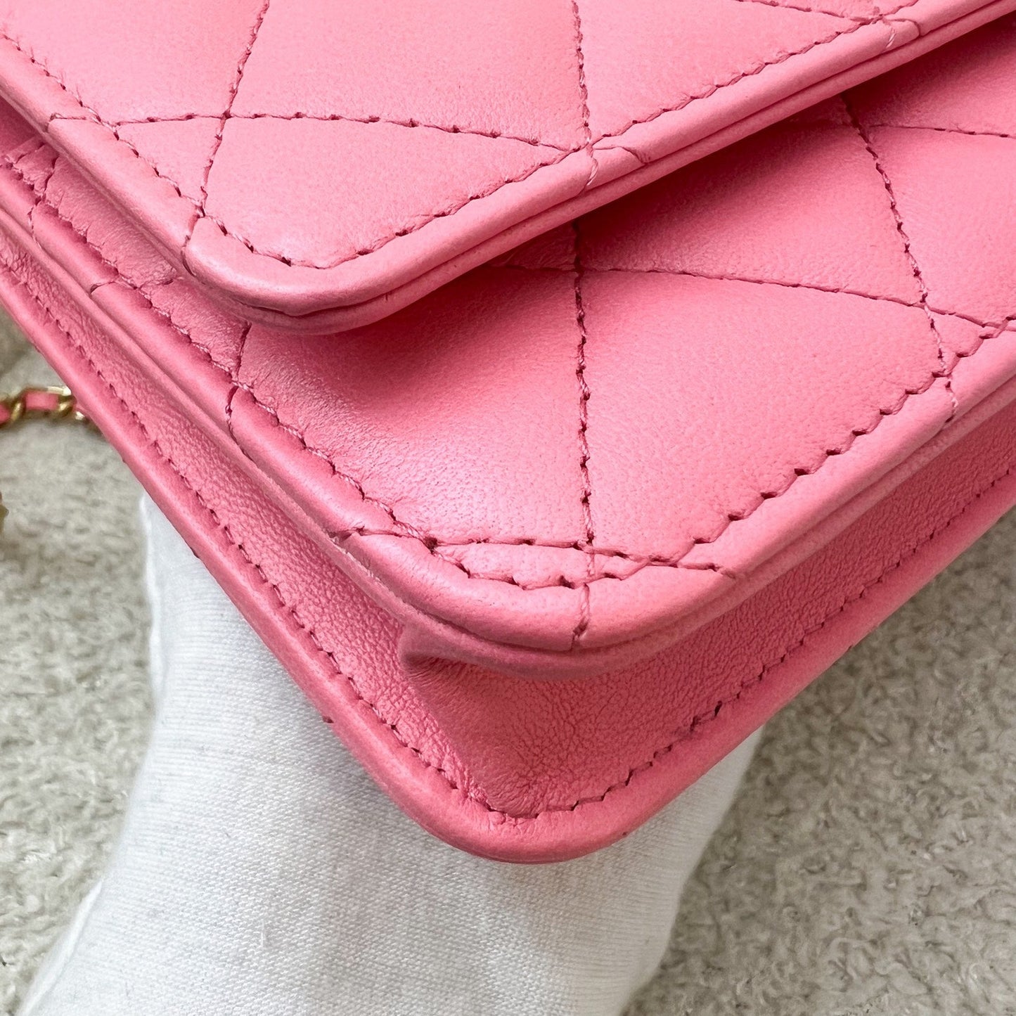 GLM-Pearl Crush Wallet on Chain WOC in 22S Coral Pink Lambskin and AGHW (Model: AP1450)