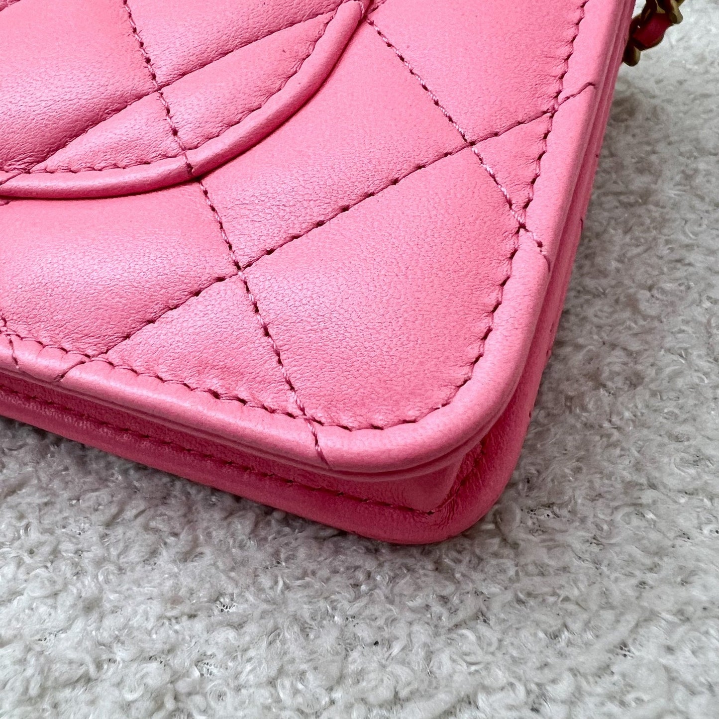 GLM-Pearl Crush Wallet on Chain WOC in 22S Coral Pink Lambskin and AGHW (Model: AP1450)